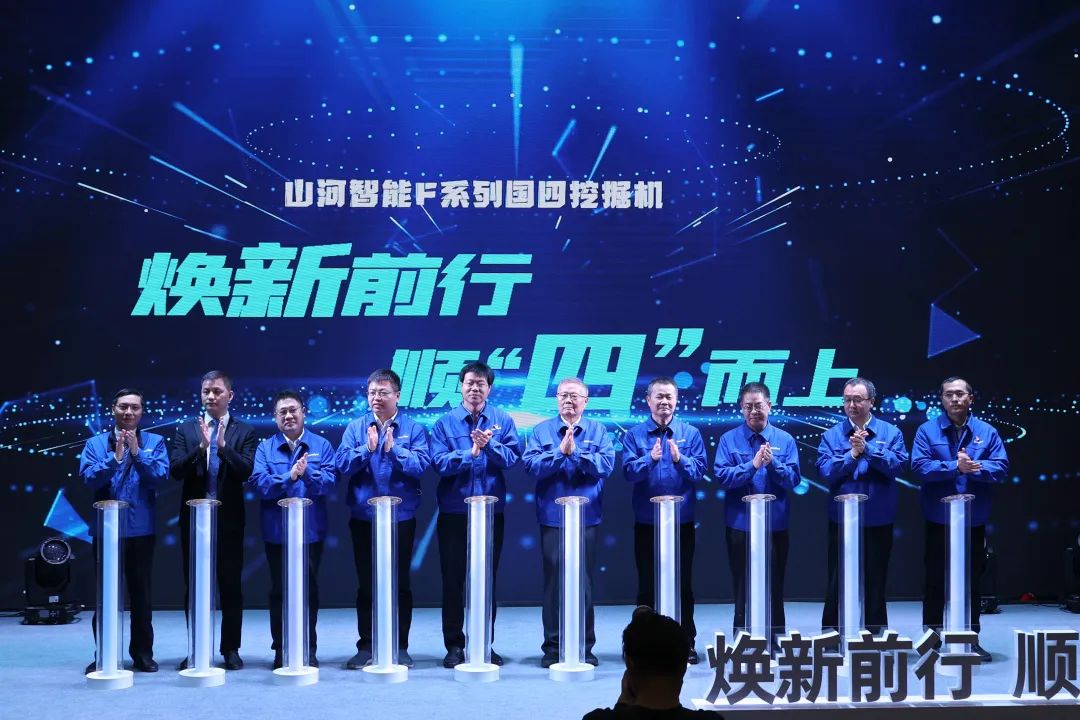 助力“双碳”目的！恒峰g22智能集中宣布F系列国四挖掘机