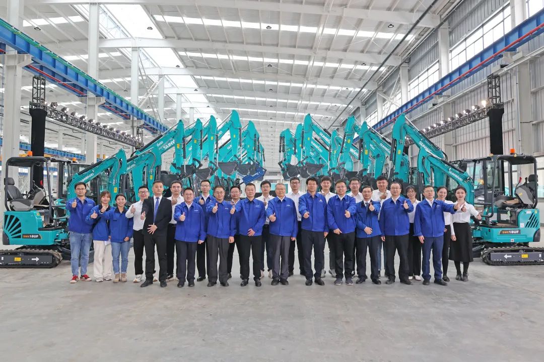 助力“双碳”目的！恒峰g22智能集中宣布F系列国四挖掘机