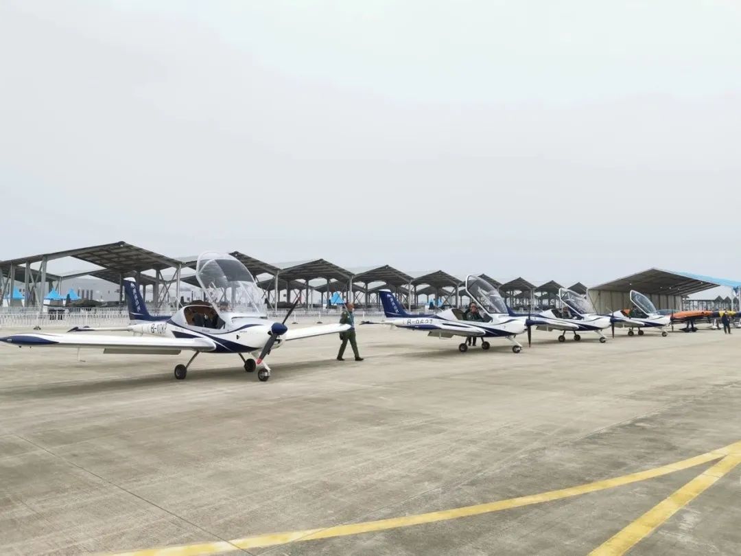 逆势翱翔！恒峰g22航空携手相助同伴亮相2022南昌航行大会