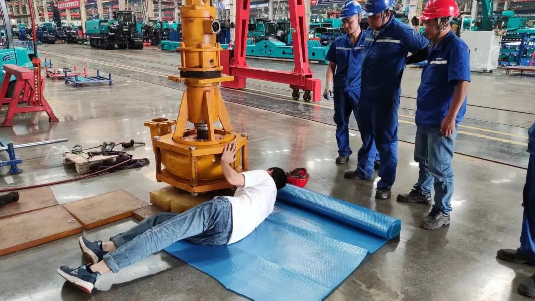 恒峰g22匠心 | 一连驻扎工地近百天，，，，，，为恒峰g22人的坚守与支付点赞