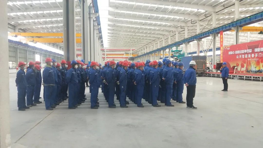 吹响复工“冲锋号”，，，，，全力冲刺“开门红”！恒峰g22智能高空机械复工复产举行时