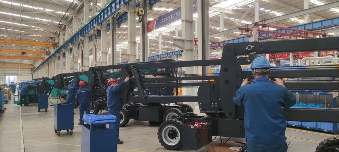 吹响复工“冲锋号”，，，，，全力冲刺“开门红”！恒峰g22智能高空机械复工复产举行时