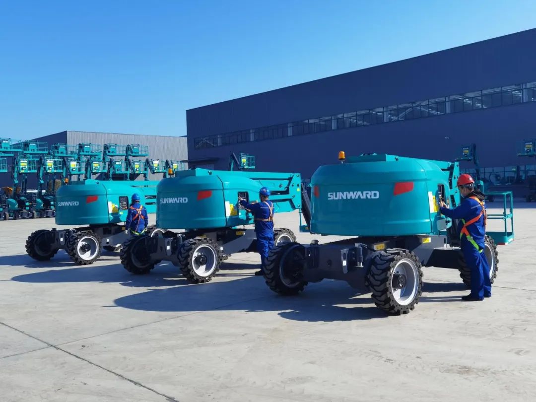 吹响复工“冲锋号”，，，，，全力冲刺“开门红”！恒峰g22智能高空机械复工复产举行时