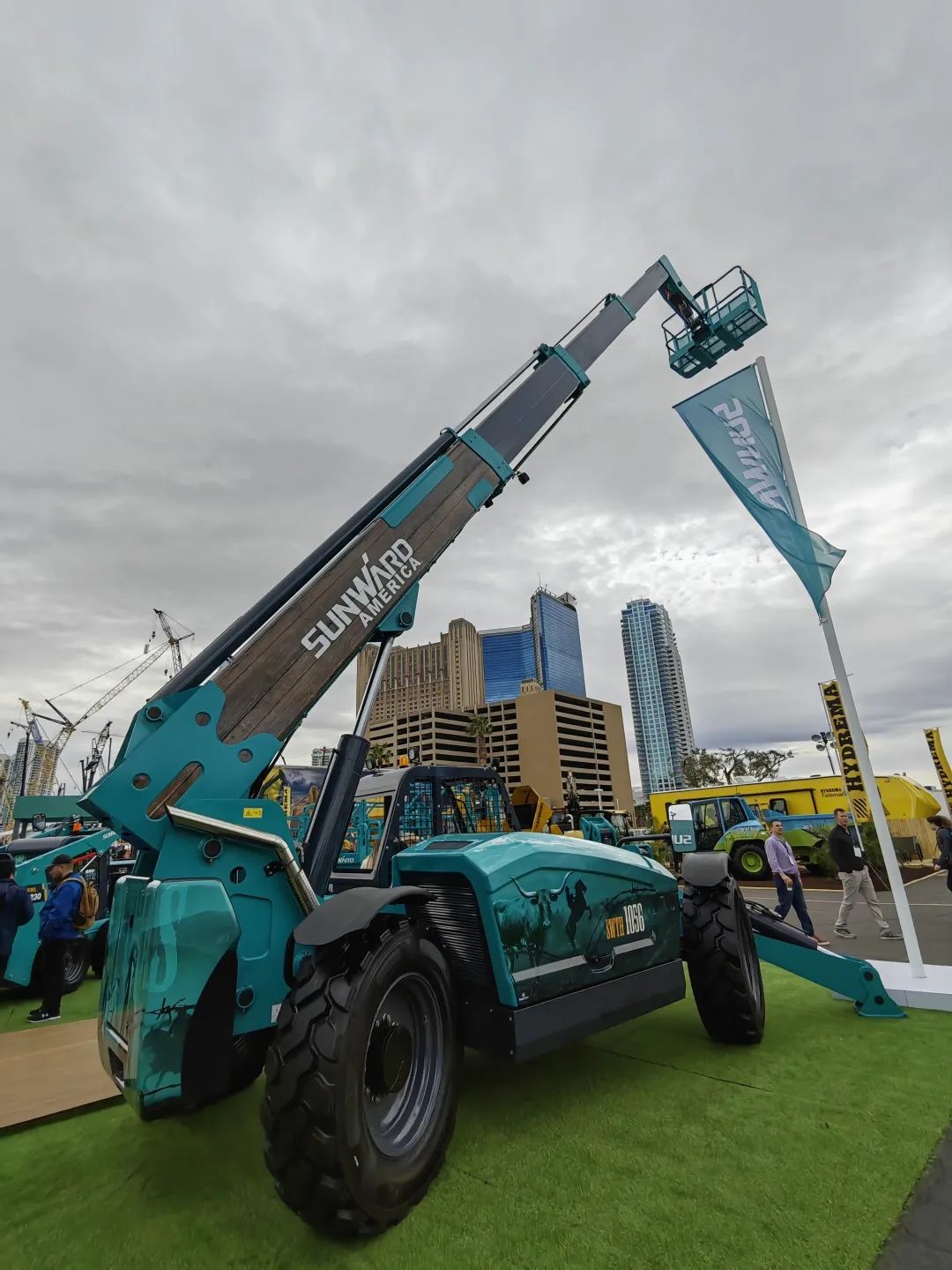 拉展直播 | 恒峰g22智能高空精品亮相2023美国拉展，，，，，，哪款是你的最爱？？？？？？