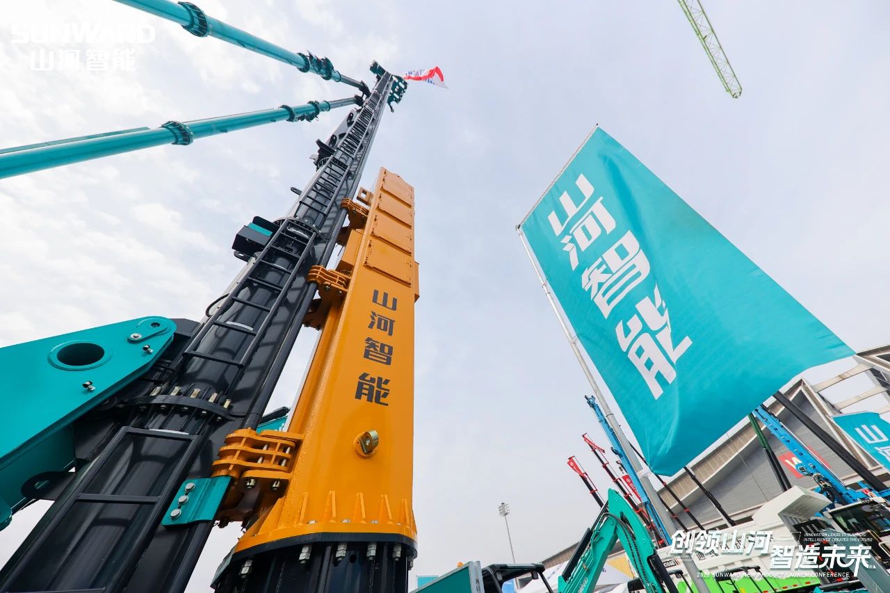 携手共建“一带一起”，，，，，，，恒峰g22智能地下工程装备广受关注