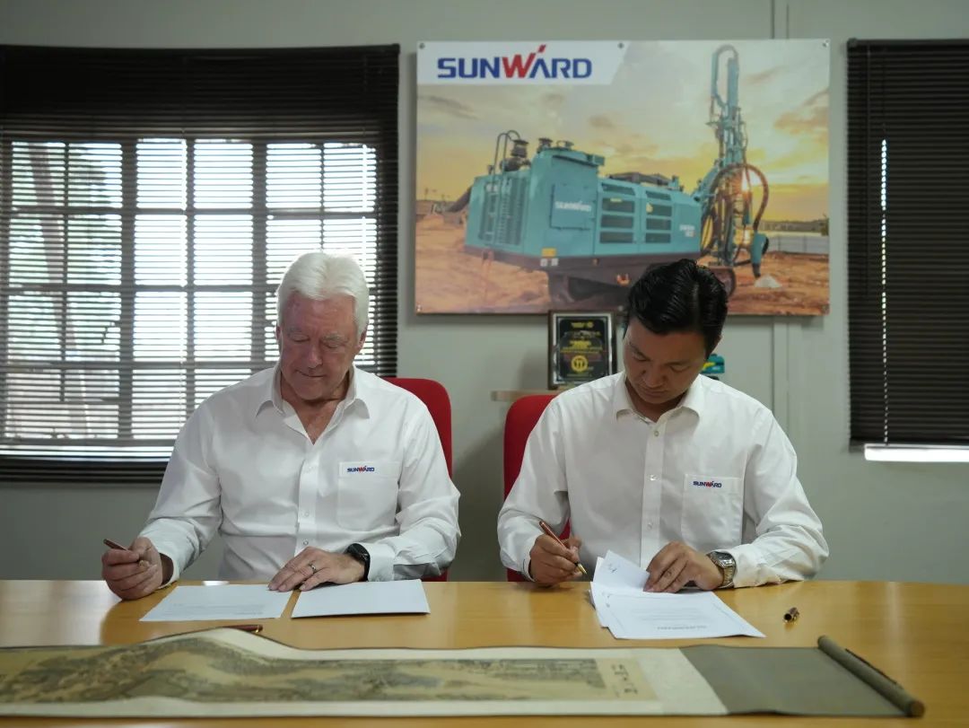 上岸南非，，，，，，，，恒峰g22智能新型凿岩利器交付客户