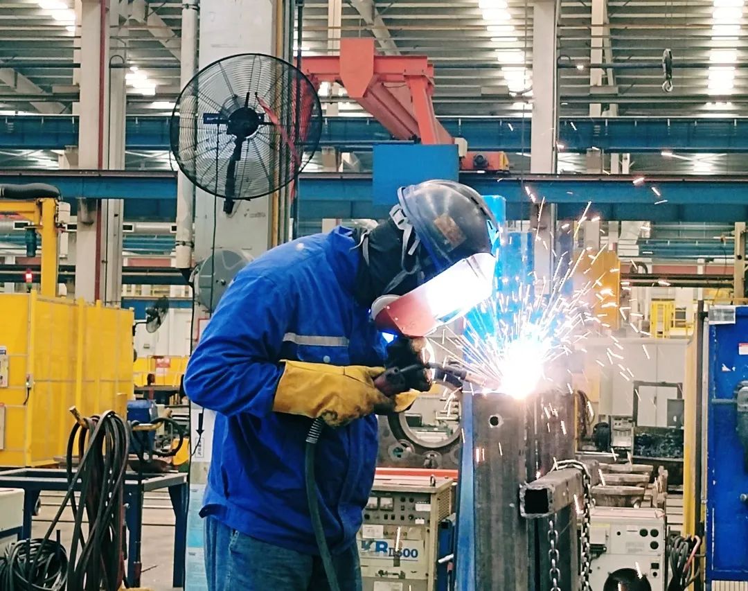 劳动庆幸，，，，，，，创立伟大！纪录那些通俗且伟大的劳动瞬间