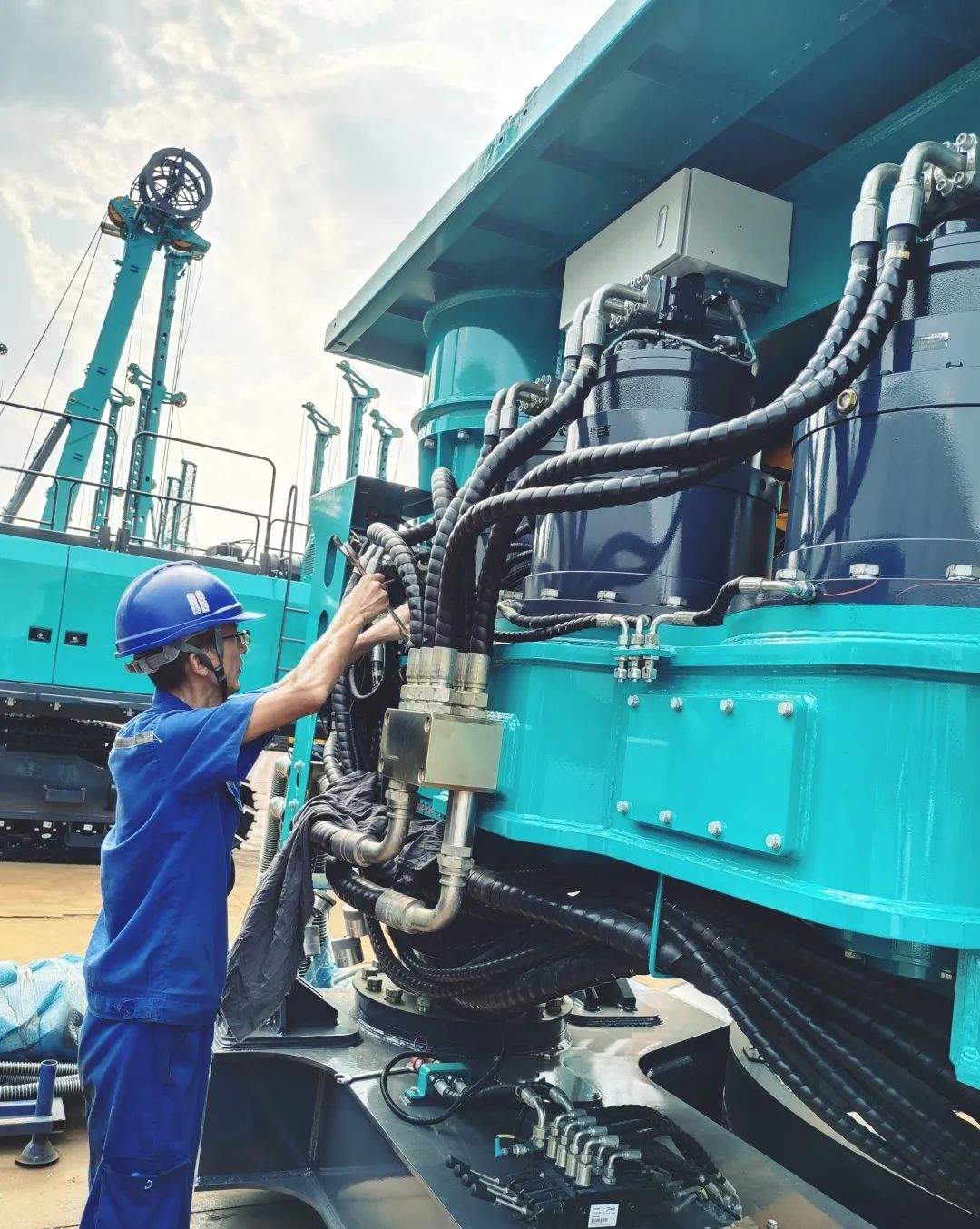 劳动庆幸，，，，，，，创立伟大！纪录那些通俗且伟大的劳动瞬间