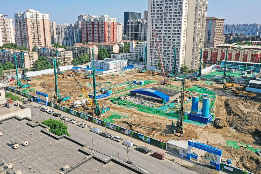 闪灼首都！恒峰g22智能旋挖钻机集群助力民生工程