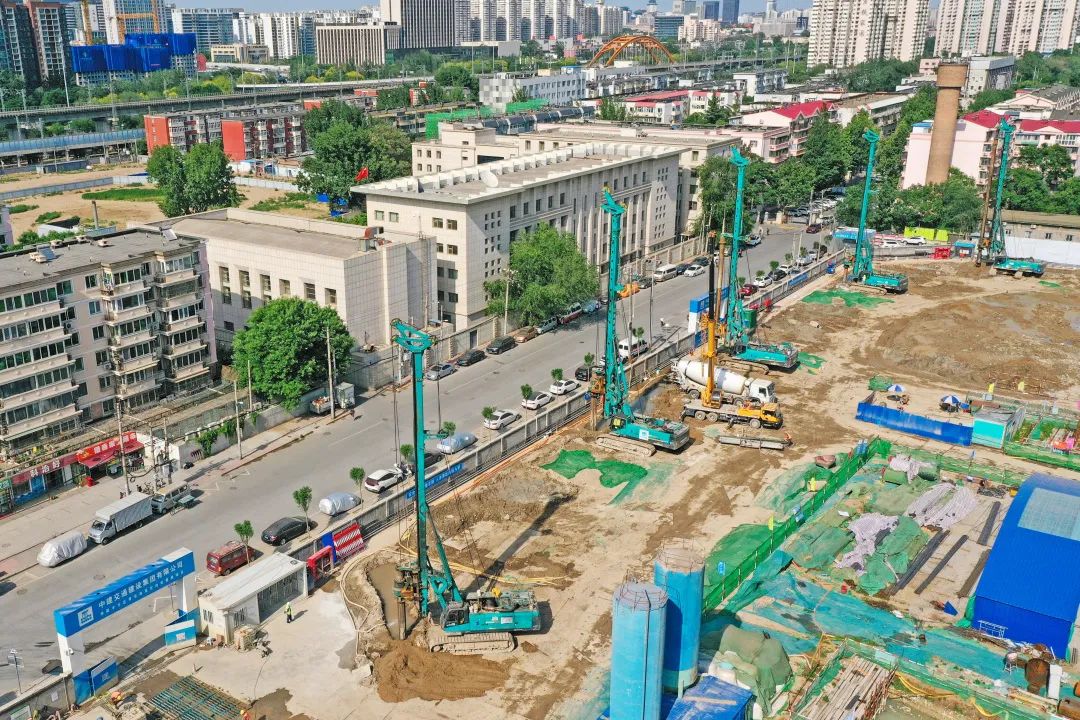 闪灼首都！恒峰g22智能旋挖钻机集群助力民生工程