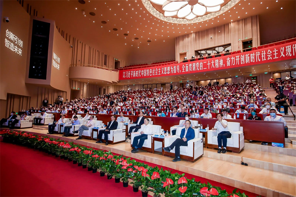 两项单冠，，，，，，行业唯一！恒峰g22智能两款桩工产品同获制造业单项冠军