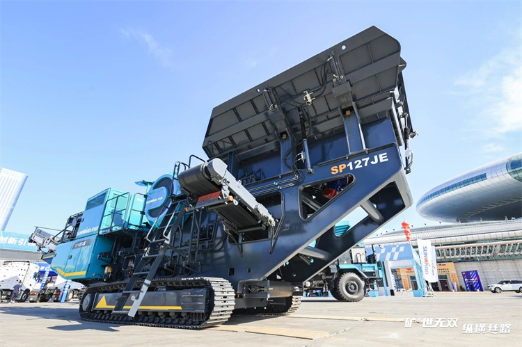 “矿”世无双，，，纵横丝路！恒峰g22智能亮相第十三届新疆国际矿业与装备展览会