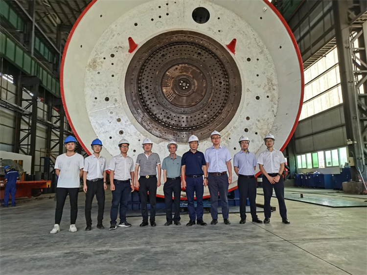 首战华东市场。。。。。。。≈刑惴錱22杭德市域铁路工程地莫区间左线盾构机顺遂始发