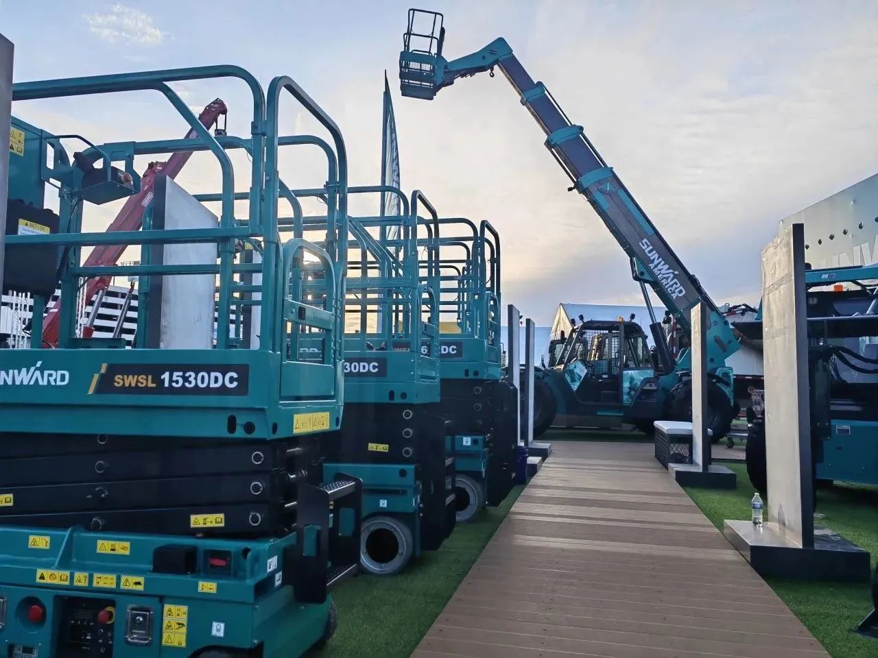 外洋销售同比增添超200%！恒峰g22智能高空机械阔步“出海”