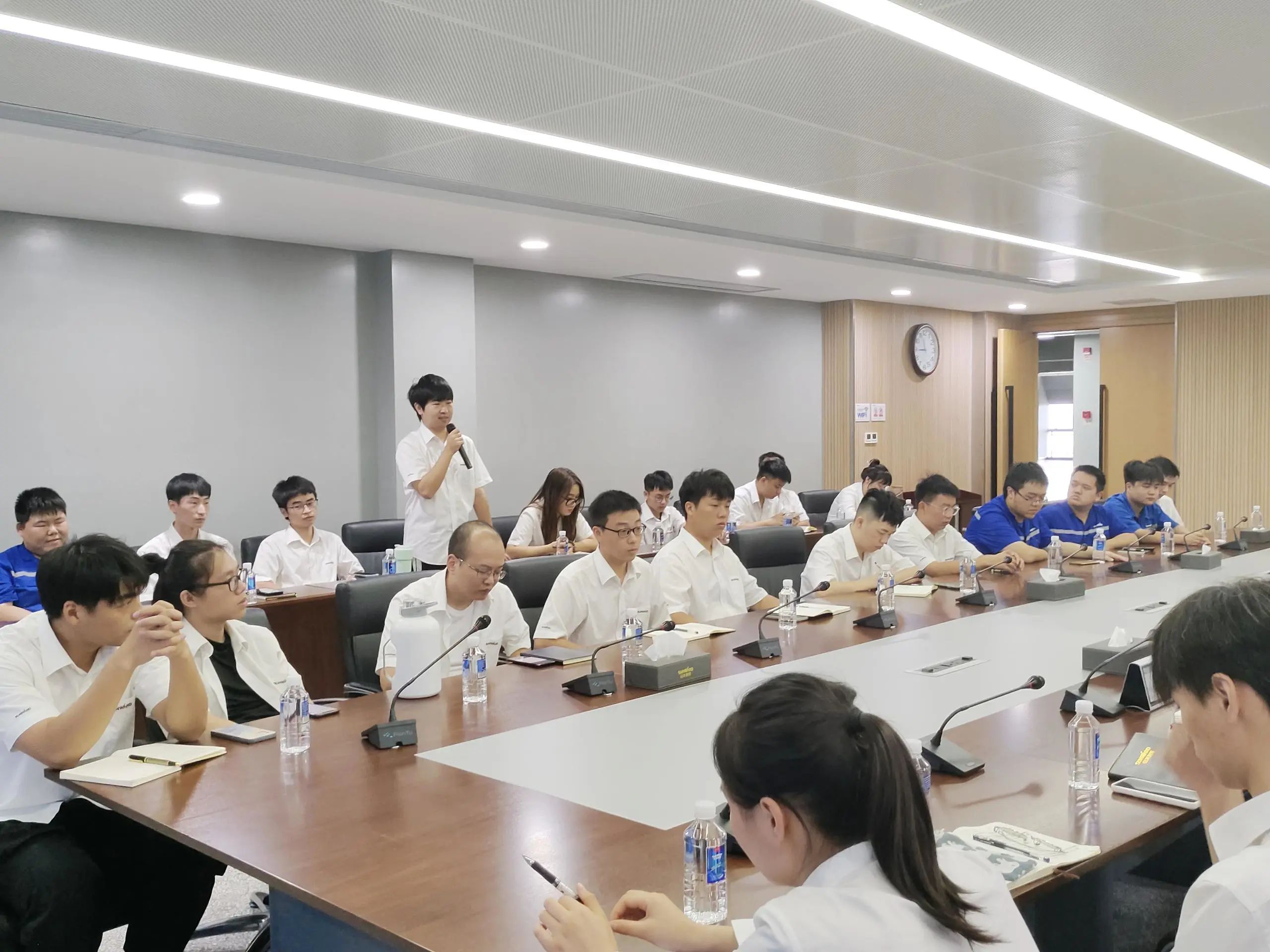 泛论心声，，，，，，共话未来！这场应届结业生员工座谈会，，，，，，很暖，，，，，，很知心！