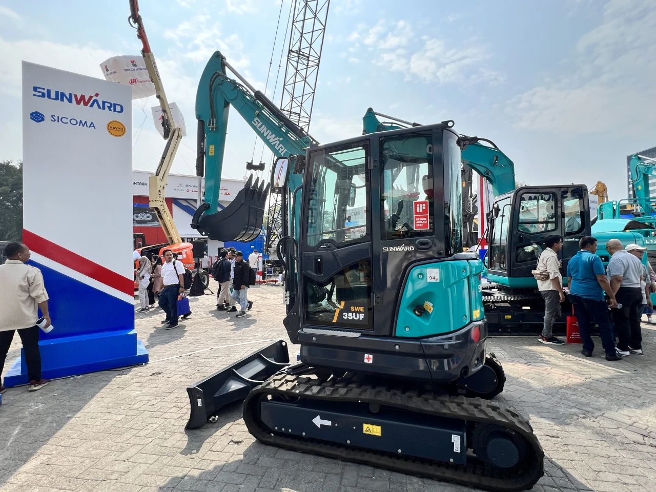 深耕细作，，，，，，逆势增添！恒峰g22智能艳服亮相印尼雅加达矿业展