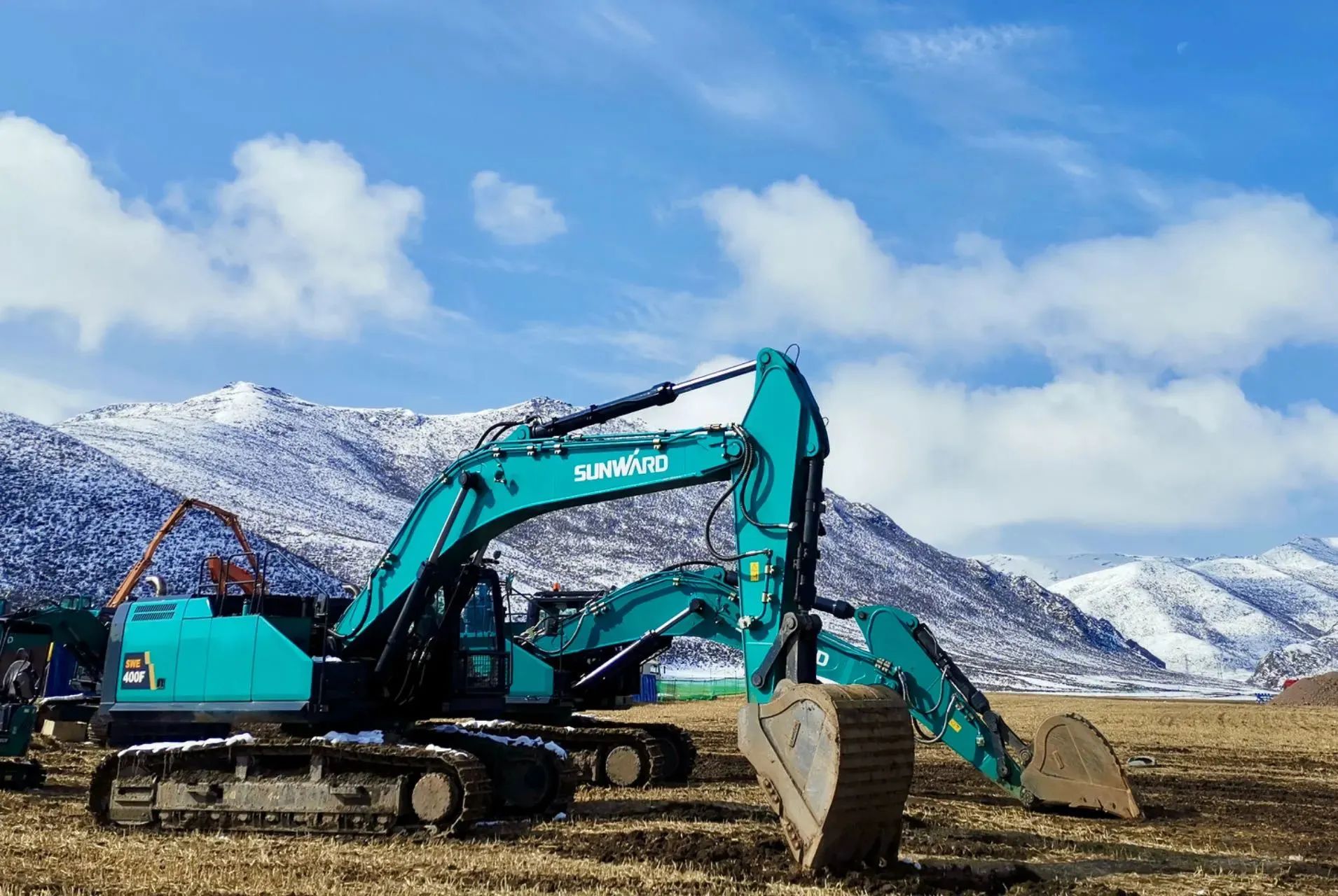 口碑超赞！恒峰g22智能SWE400F挖掘机荣获工程机械明星产品大奖