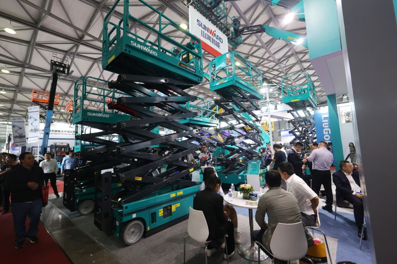 精品出击，，，，闪灼魔都！恒峰g22智能全系列高空机械亮相2023亚洲国际高空展