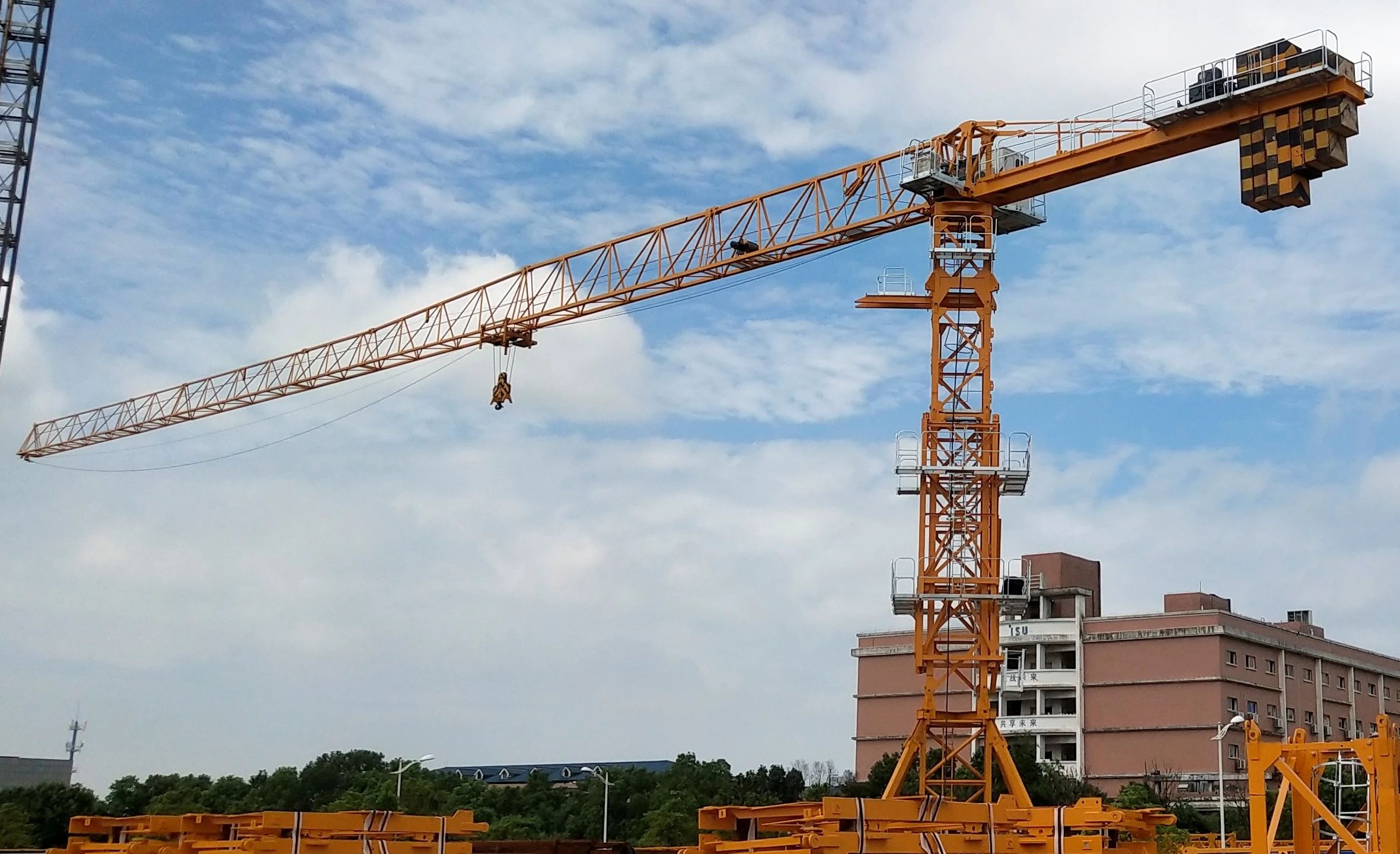 匠心智造，，，，，，字斟句酌！恒峰g22江麓“精品工程”P6015B1-8塔机下线