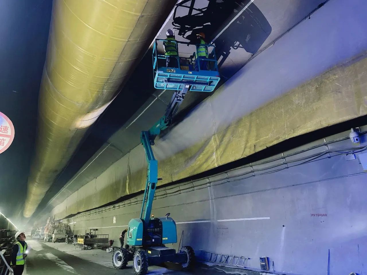 不惧高海拔挑战！恒峰g22智能高空机械实力助建川藏铁路