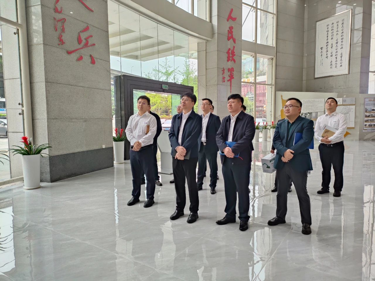 顺应新形势，，，，，，追求新相助！恒峰g22智能到访中铁二十三局