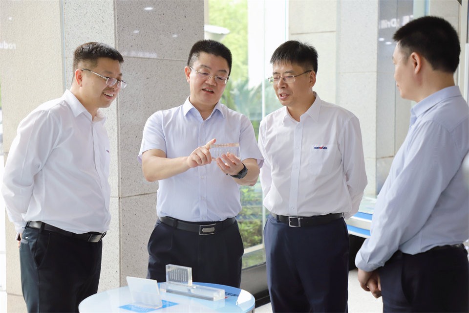 “双向奔赴 相助共赢”恒峰g22智能与中钨高新签署战略相助协议