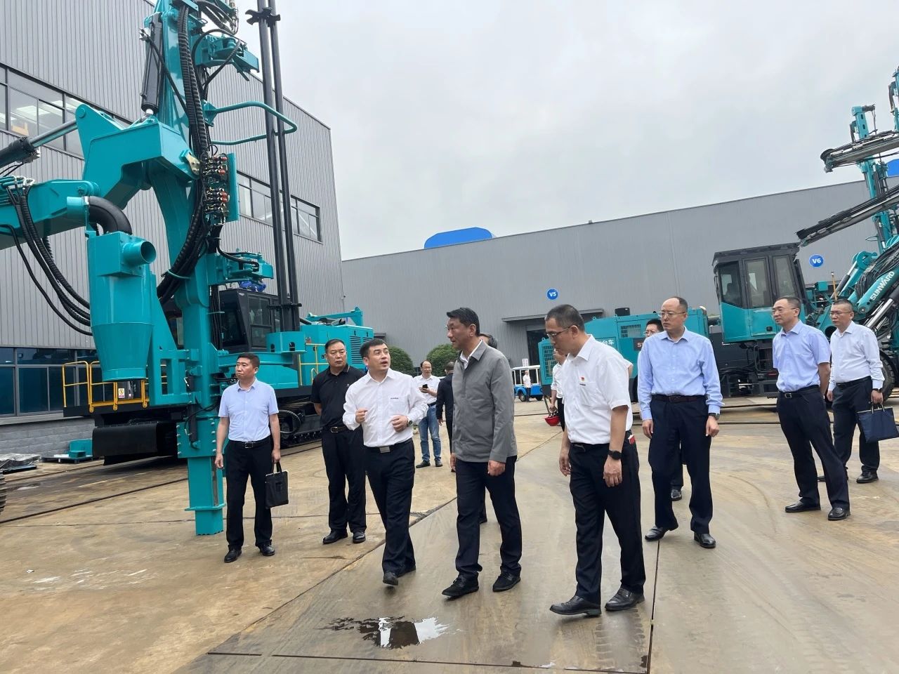 中煤平朔党委书记、董事长陈建一行调研恒峰g22智能