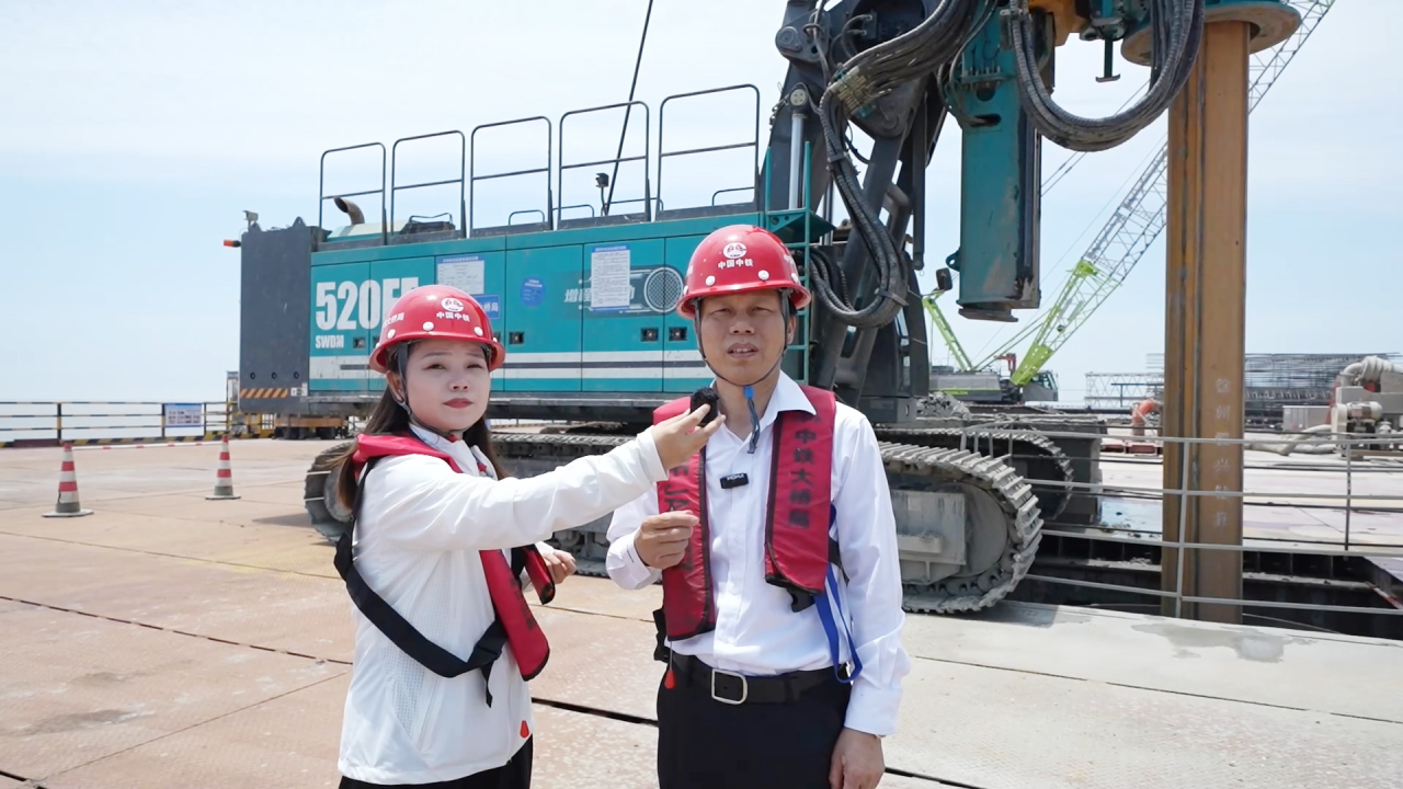 先导式立异，，，，，，，，再推电动新品！恒峰g22智能SWDM520EE增程式旋挖钻机推介会乐成举行