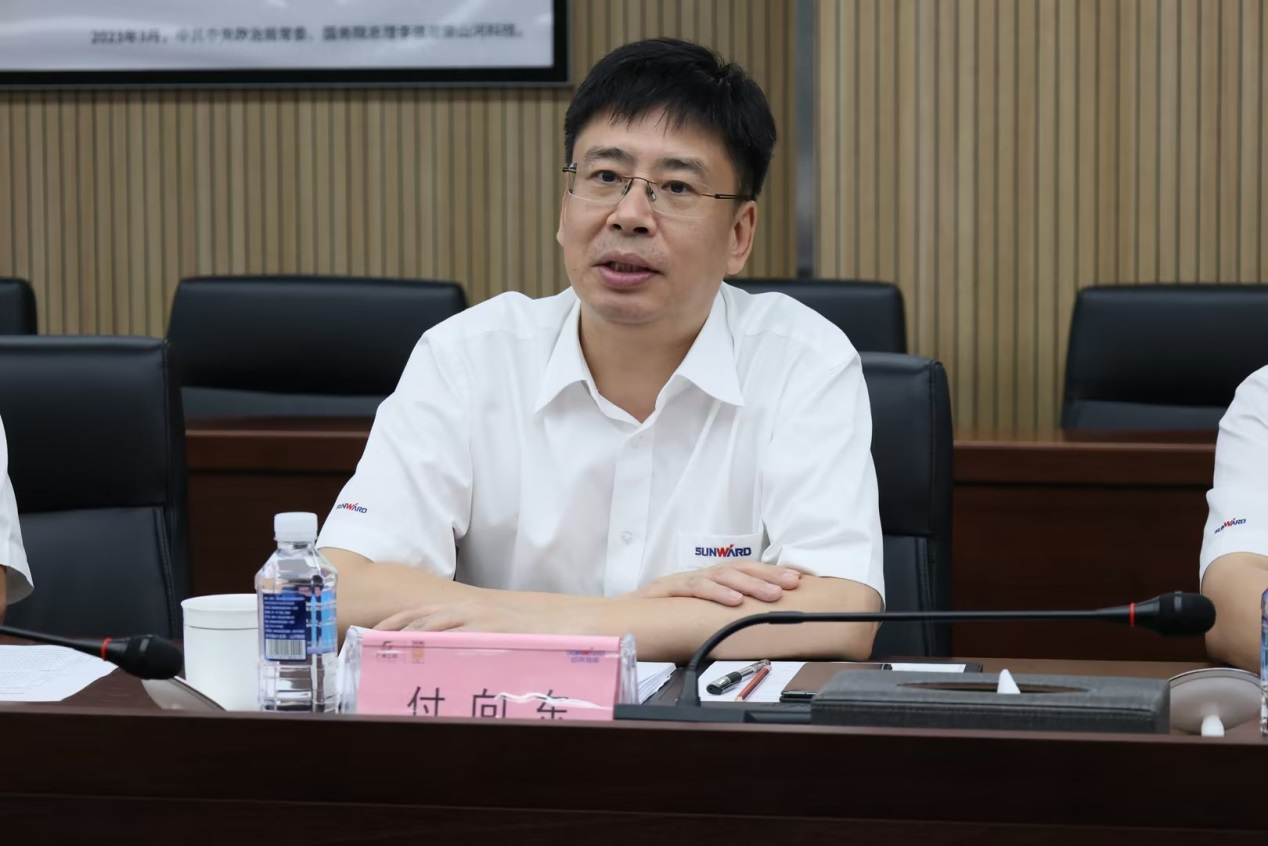 深化交流相助！广州港李明忠副总司理率队莅临恒峰g22智能考察交流！