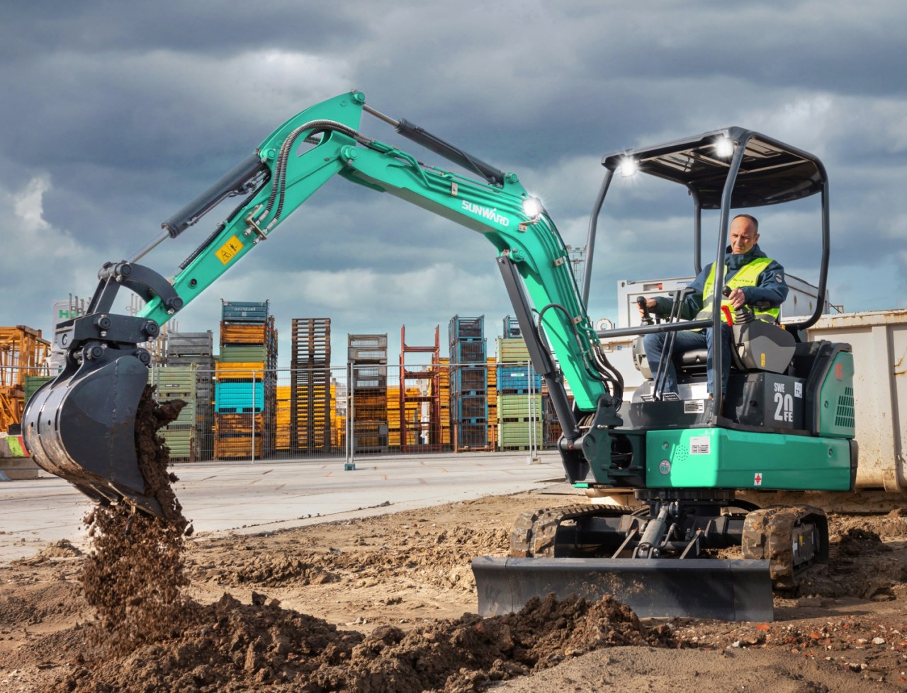 向新而行！恒峰g22智能电动挖掘机线上推介会乐成举行