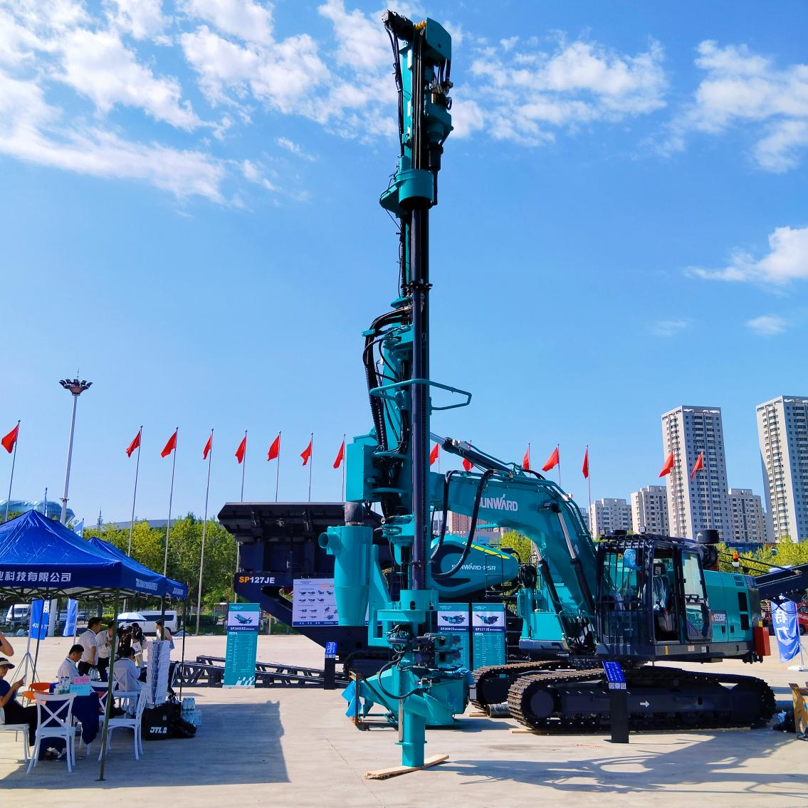 恒峰g22智能5G智能钻机亮相新疆矿博会
