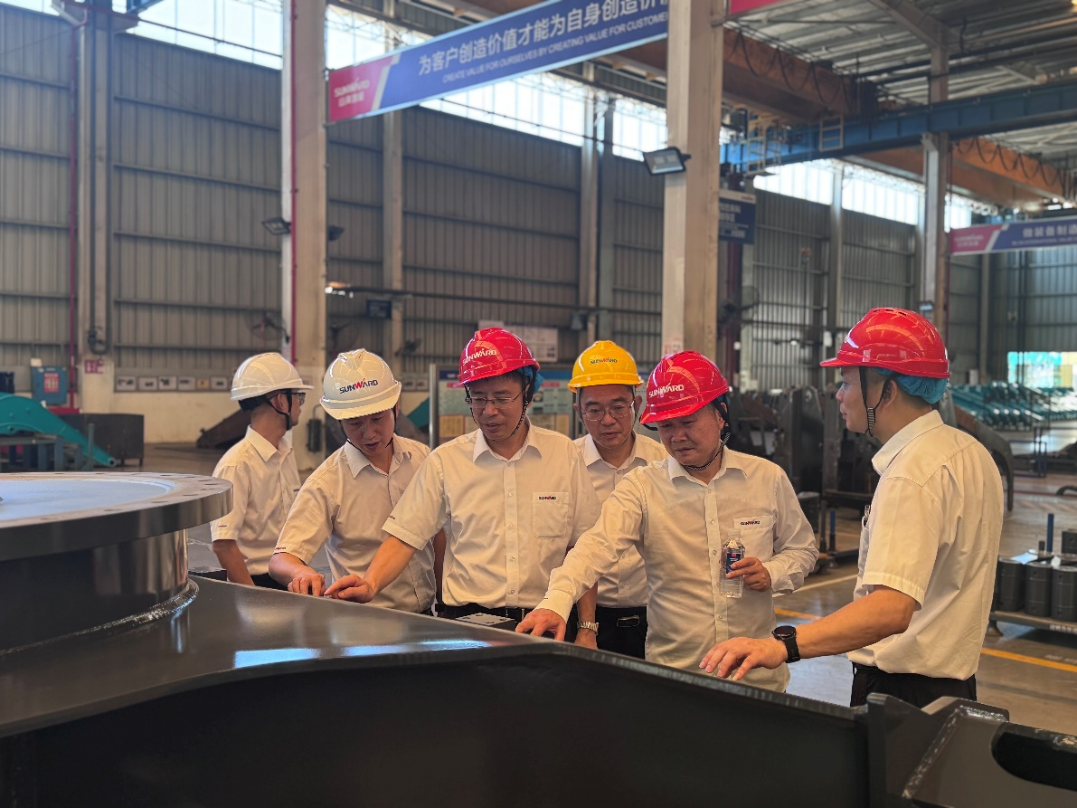 战高温，，，，，，，，保清静--恒峰g22智能开展高温防暑专项清静检查