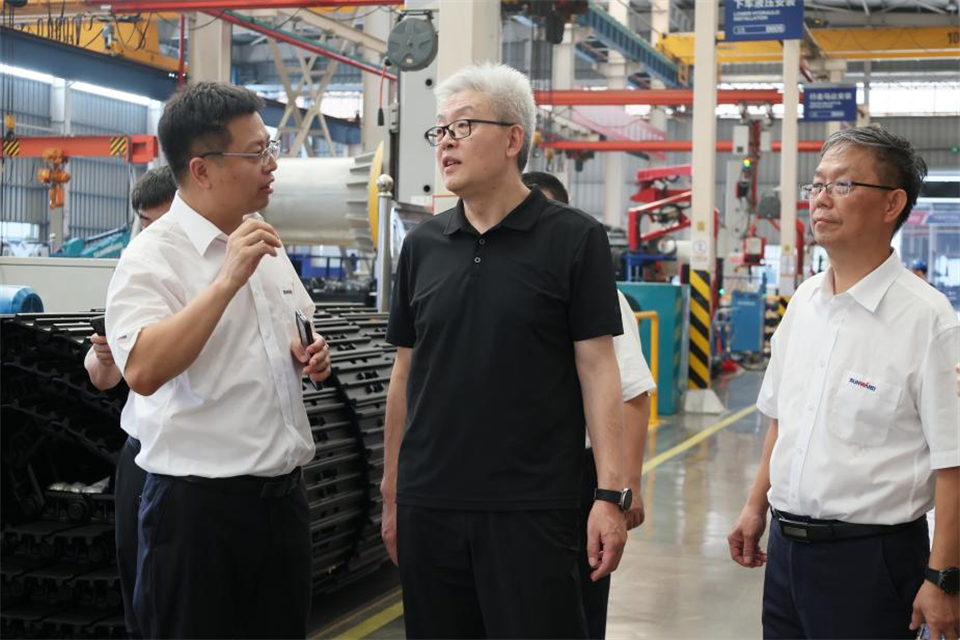 中国五矿工会主席、职工董事张晔到恒峰g22智能调研交流