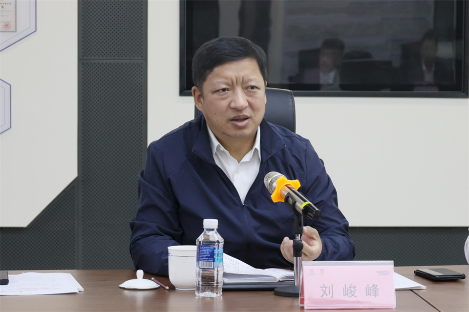 同船出海，，，，，共赢未来！中铁九局副总司理刘峻峰一行到访恒峰g22智能