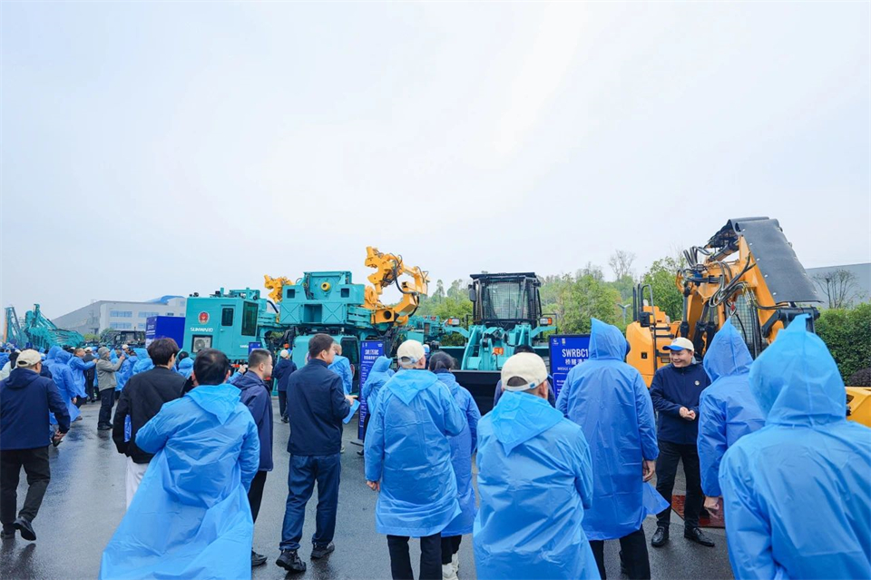 立异引领价值，，，，，，理想成绩未来！恒峰g22智能25周年庆典暨全球客户节盛大举行