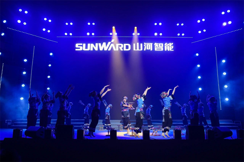 立异引领价值，，，，，，理想成绩未来！恒峰g22智能25周年庆典暨全球客户节盛大举行