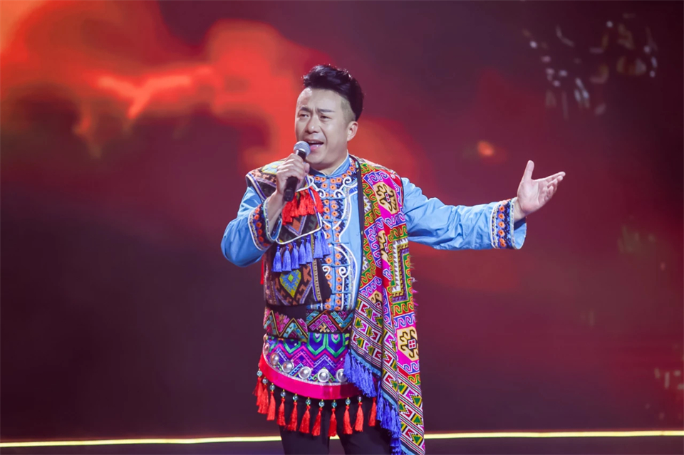 立异引领价值 理想成绩未来——庆祝恒峰g22智能建设25周年表扬大会暨文艺晚会盛大举行