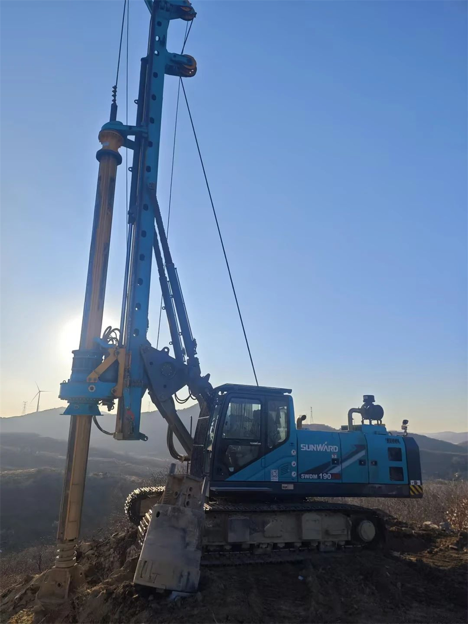 恒峰g22智能举行电塔桩手艺立异交流会，，，，，，，，为电力基础设施建设注入新动力