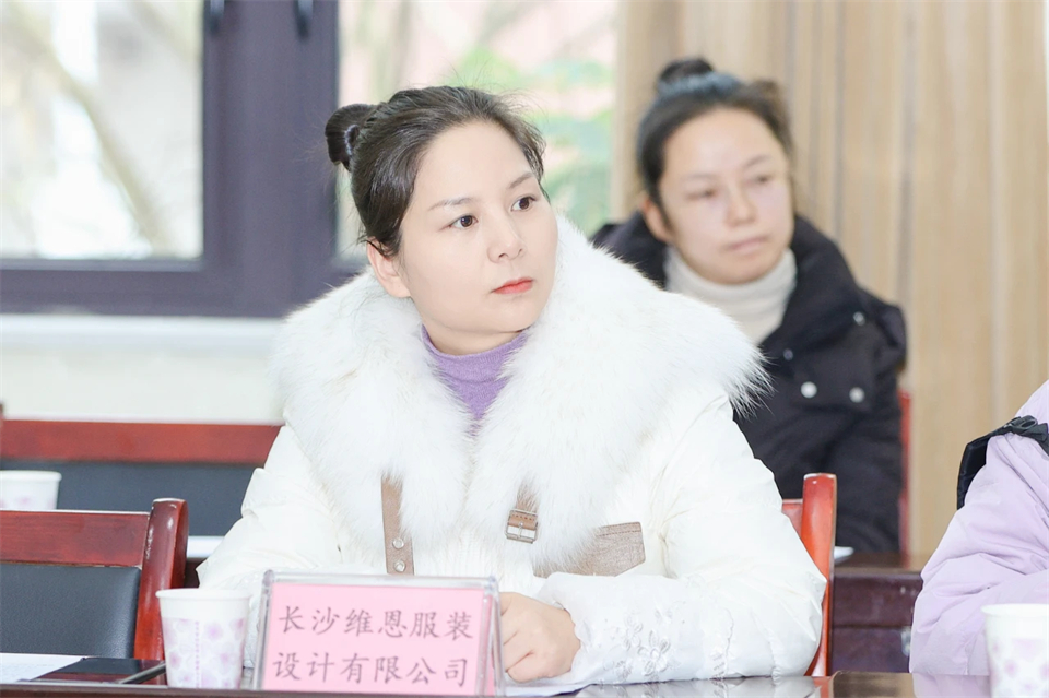 长龙街道、恒峰g22智能召开首届年货盛惠暨送春联文化惠民活动事情聚会