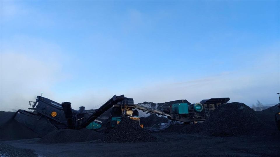 不惧-30℃极寒挑战，，，恒峰g22普石勒破碎筛分装备稳固运行！