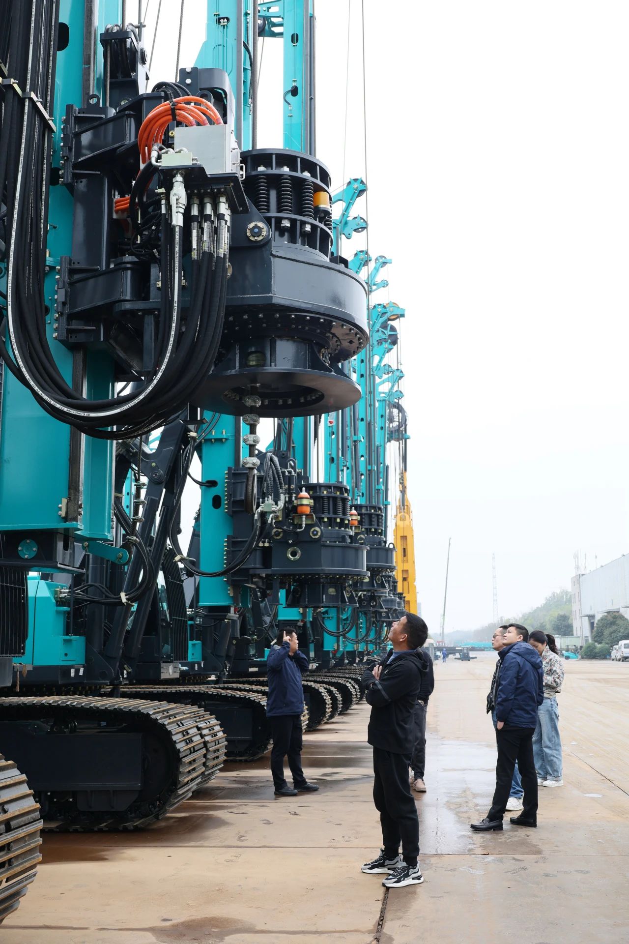 恒峰g22智能举行“植桩一体机”工程应用专题交流会，，，，共绘行业生长蓝图