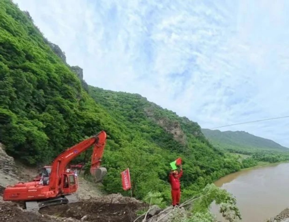 硬核破解“最后一公里”难题，，，恒峰g22智能应抢救援装备助力“应急使命·2025”演习！