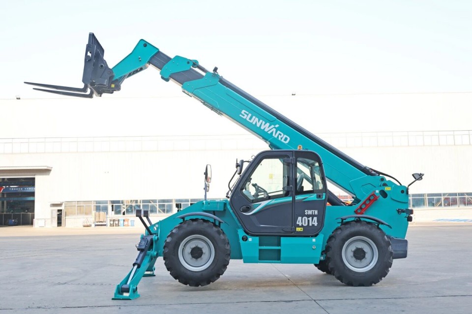 高端机型“双箭齐发”！恒峰g22智能两款伸缩臂叉装车乐成下线