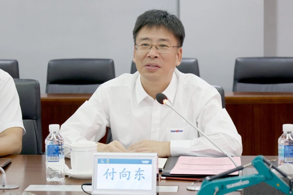 中国煤炭地质总局局长马刚到访恒峰g22智能，，，，，，，同谋绿色智能矿山装备生长新路径