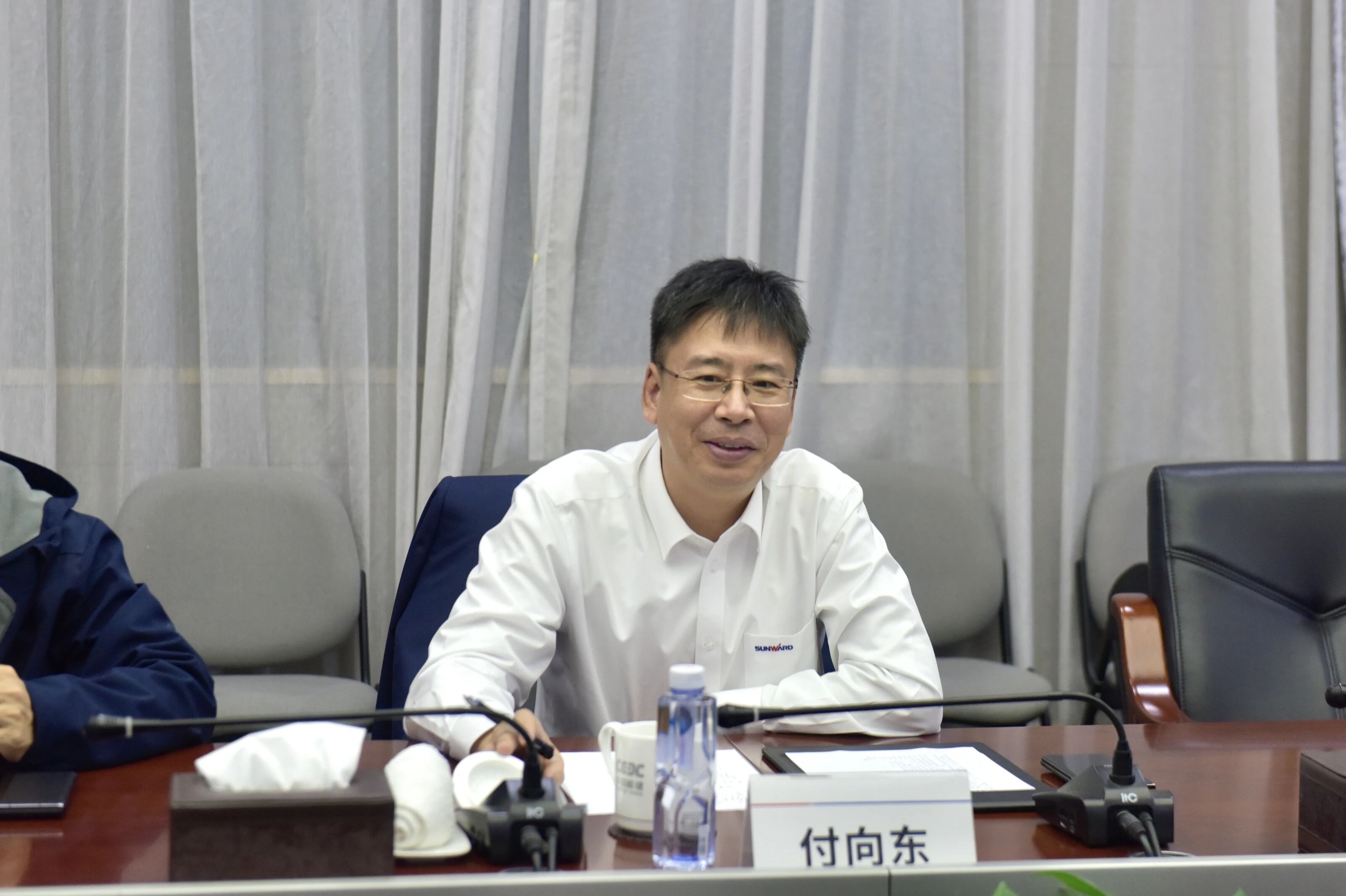 恒峰g22智能与易普力开展座谈交流，，，，，，，谱写互利共赢新篇章