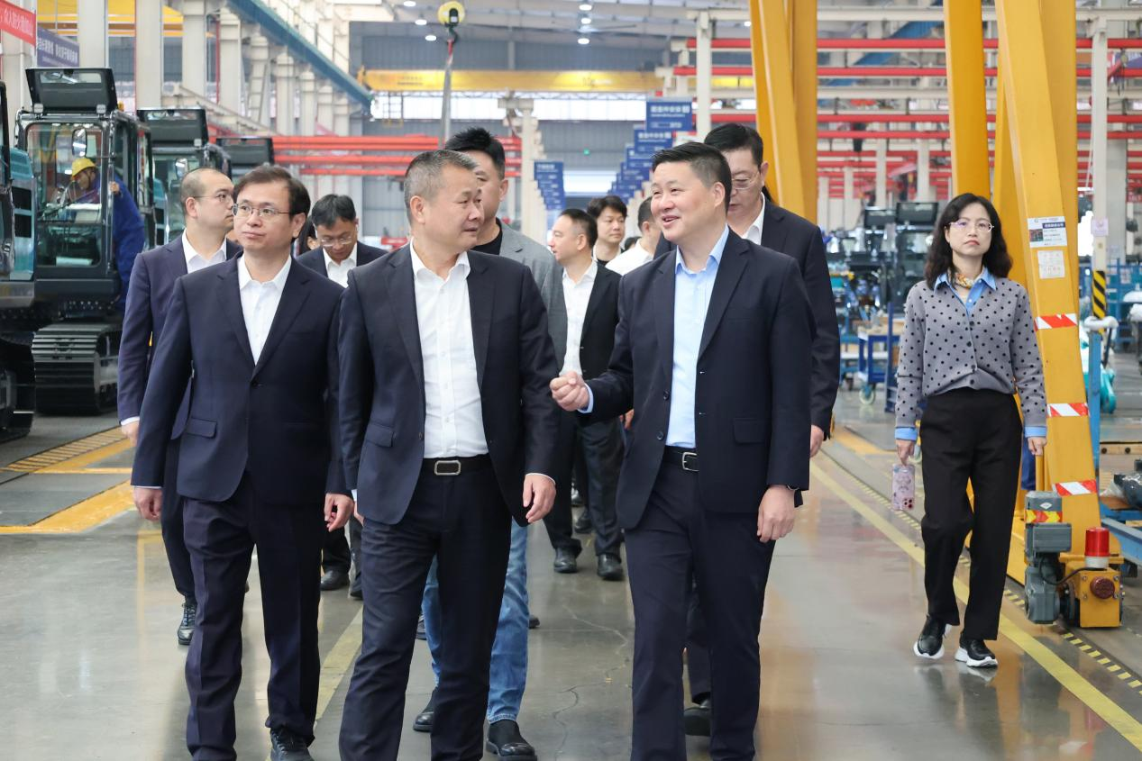 厦门海翼集团总司理金中权到访恒峰g22智能