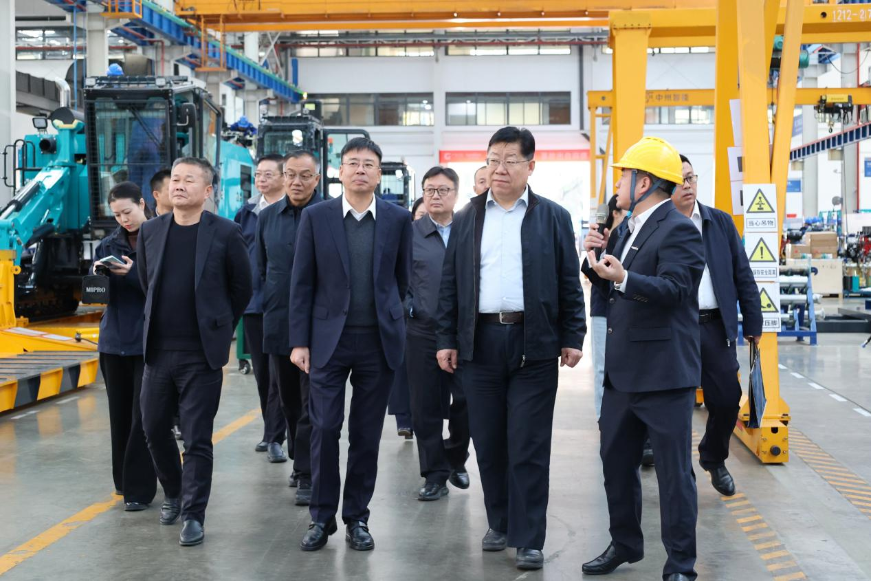 新矿投资集团党委书记、董事长王漠到访恒峰g22智能