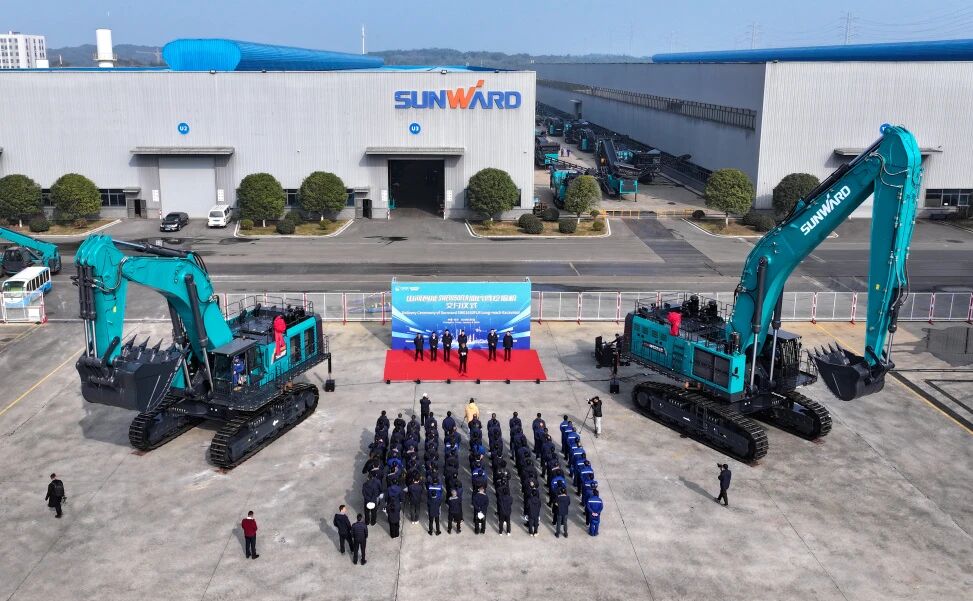 争锋启新程！恒峰g22智能SWE1650FLR加长臂挖掘机乐成交付国际客户