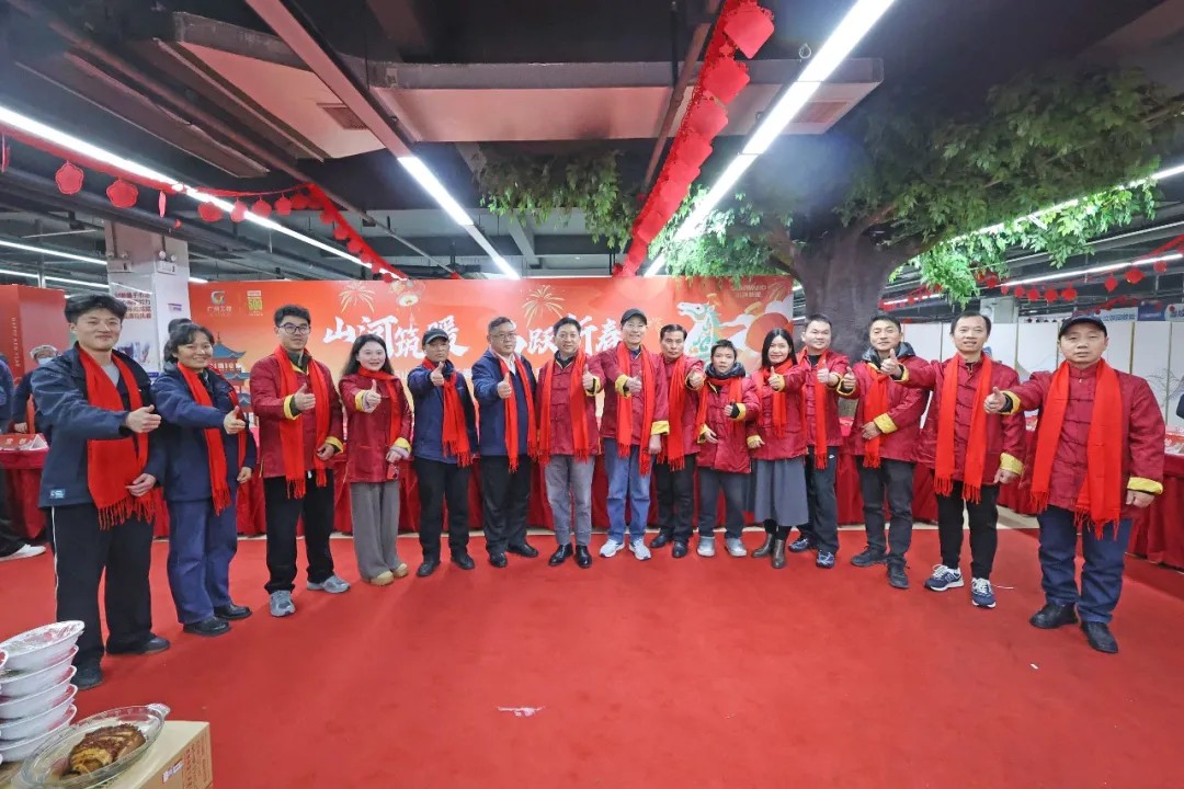 文字迎春，，，，，，，祝福暖心！在恒峰g22智能“囤”年味、送温暖、迎新春